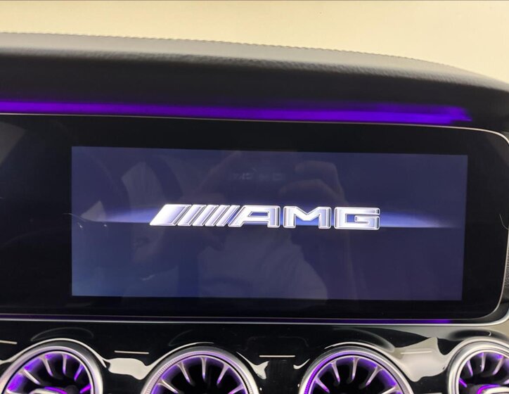 Mercedes-Benz CLS Sedan 3,0 l 320 kw