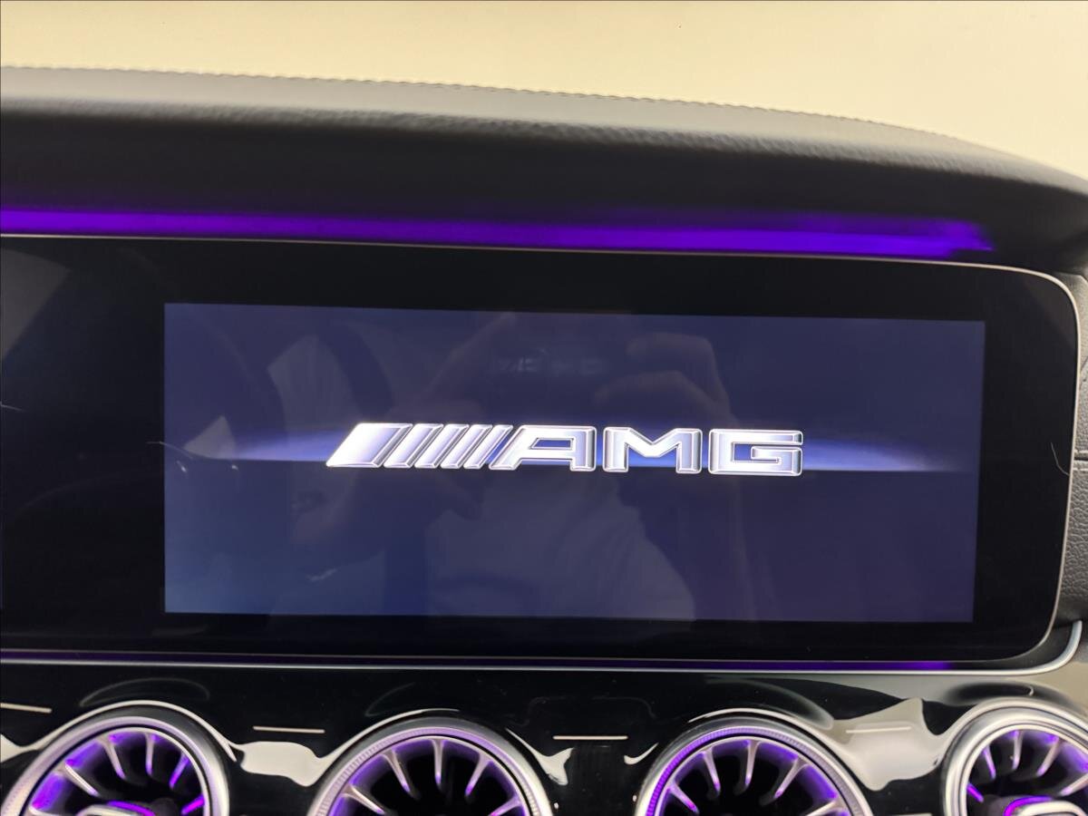 Mercedes-Benz CLS Sedan 3,0 l 320 kw