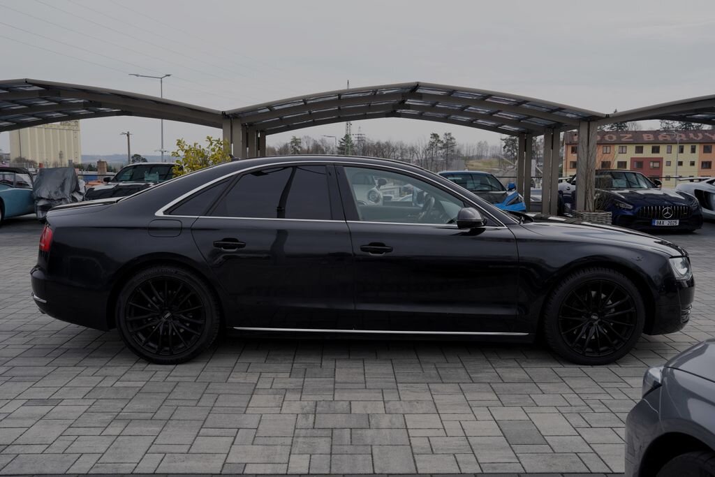 Audi A8 Sedan / Limuzína 3,0 l 213 kw