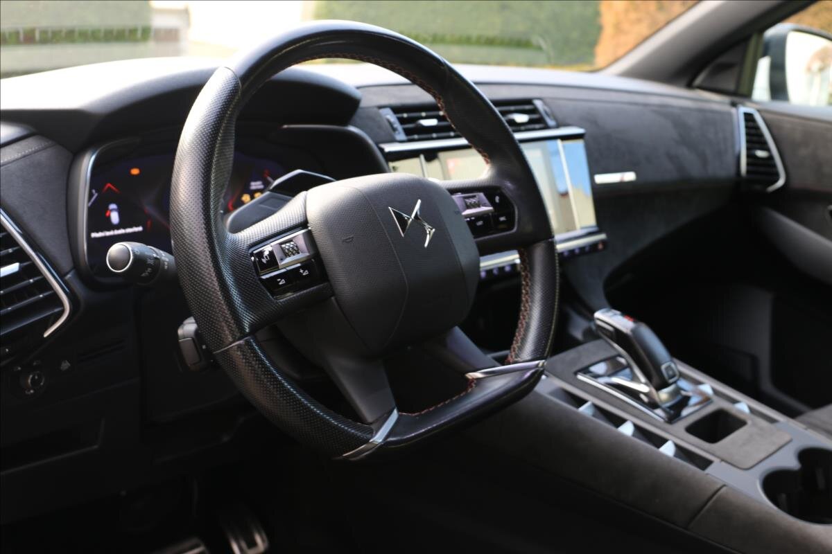 DS Automobiles DS7 Crossback Kombi 2,0 l 130 kw