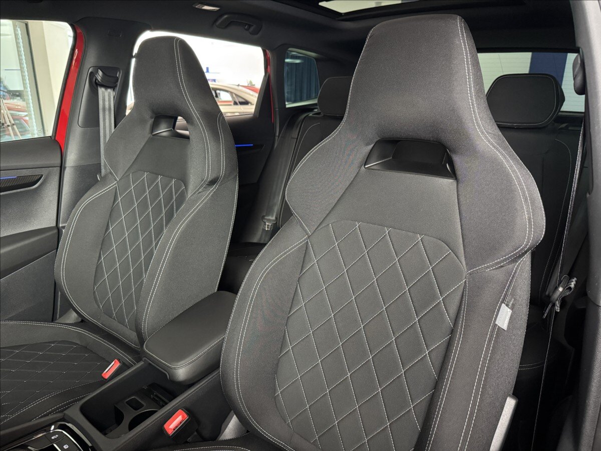 Škoda Karoq SUV / Terénní 2,0 l 85 kw