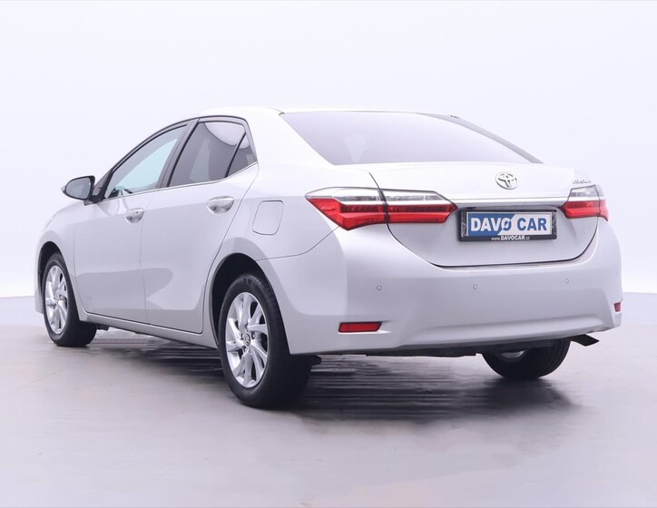 Toyota Corolla Sedan / Limuzína 1,6 l 97 kw