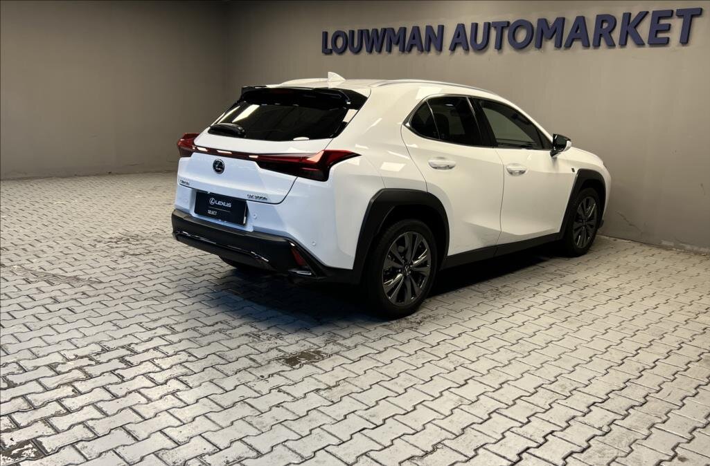 Lexus UX 300h Hatchback 2,0 l 146 kw
