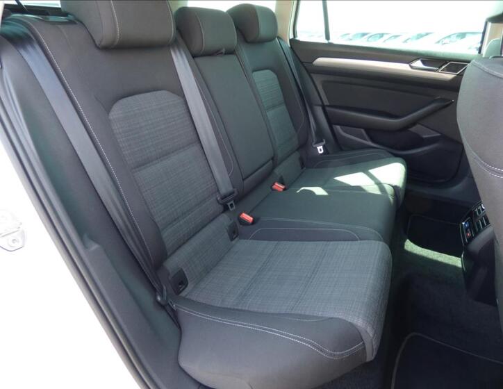 Volkswagen Passat 53