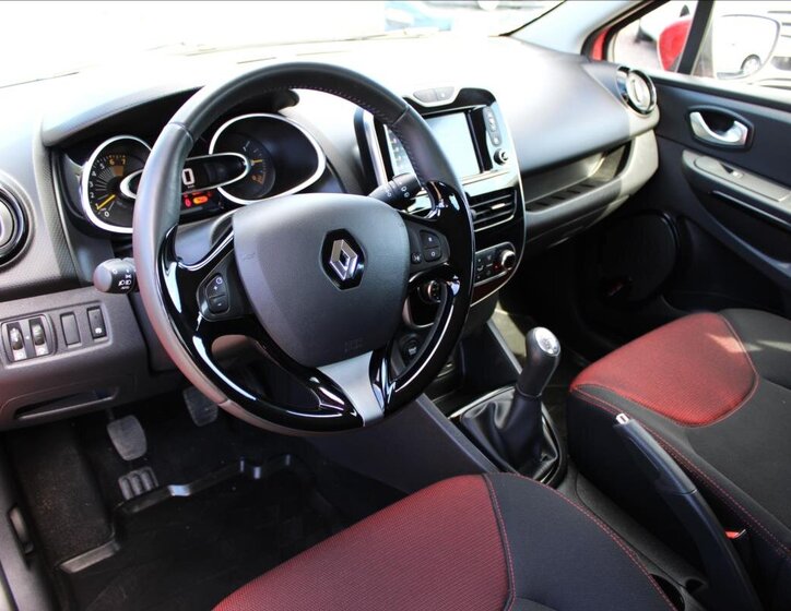 Renault Clio Hatchback 898,0 66 kw