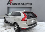 Volvo XC60 SUV 2,4 l 120 kw
