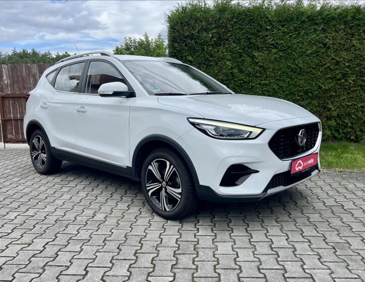 MG ZS 8