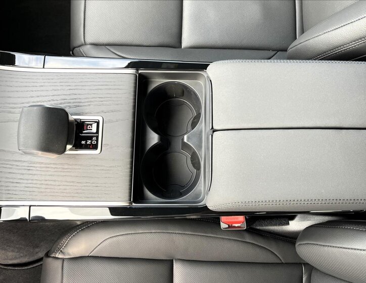 Land Rover Range Rover Velar SUV / Terénní 2,0 l 150 kw