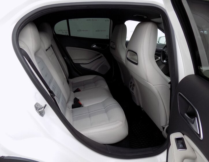 Mercedes-Benz GLA 18