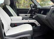 Land Rover Defender 23