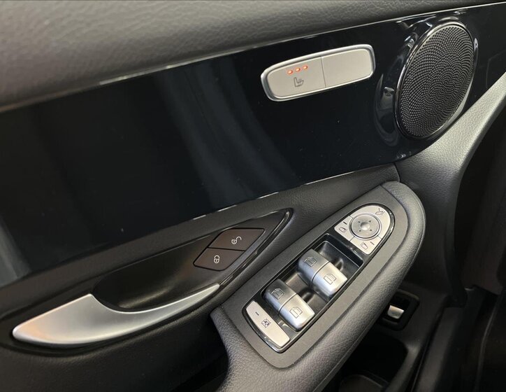 Mercedes-Benz GLC SUV 2,0 l 120 kw