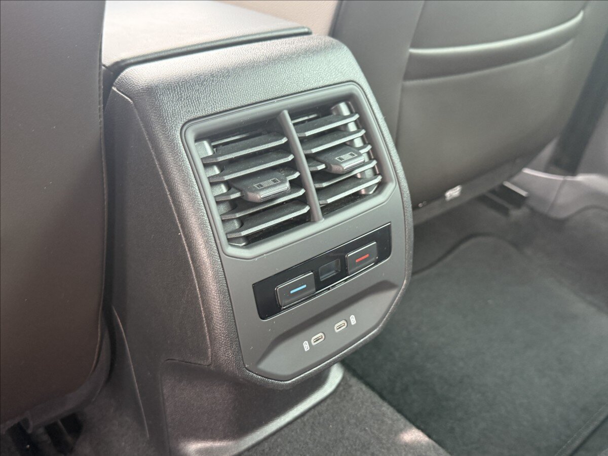 Seat Leon Hatchback 1,5 l 96 kw