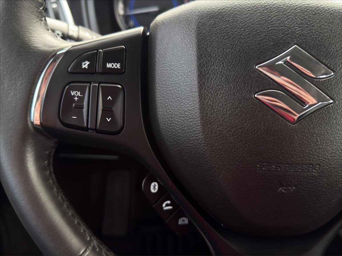 Suzuki Baleno Hatchback 1,2 l 66 kw