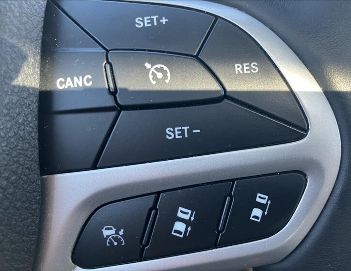 Jeep Cherokee SUV 2,2 l 147 kw