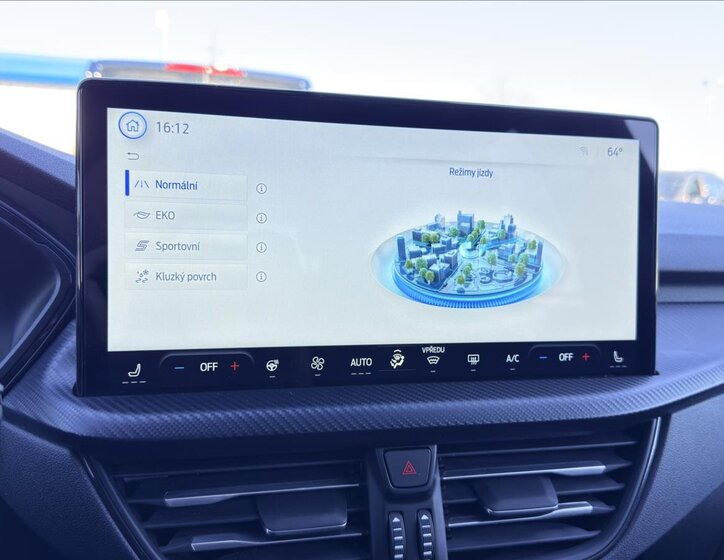 Ford Kuga SUV / Terénní 1,5 l 137 kw