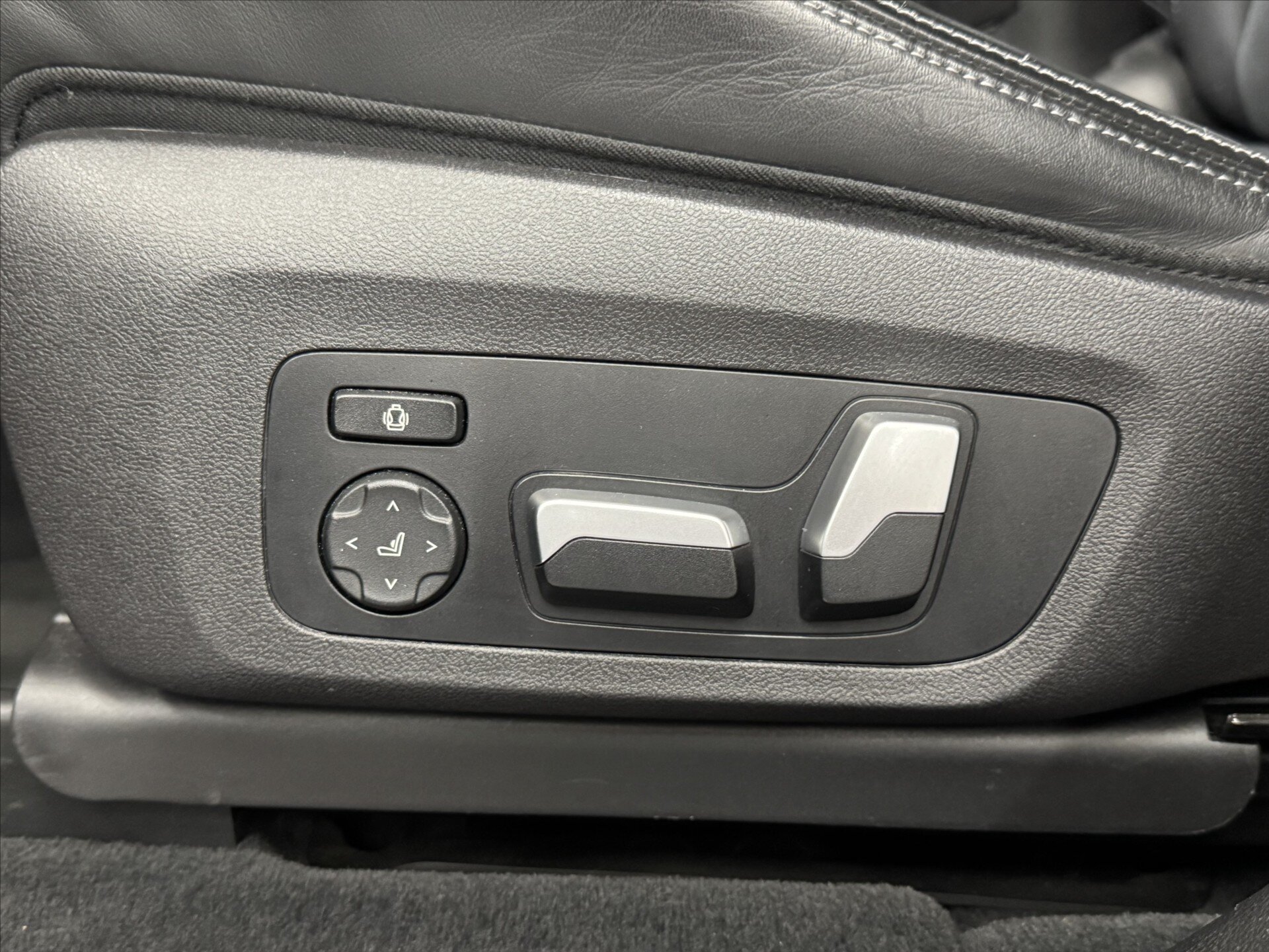 BMW X3 SUV / Terénní 3,0 l 353 kw