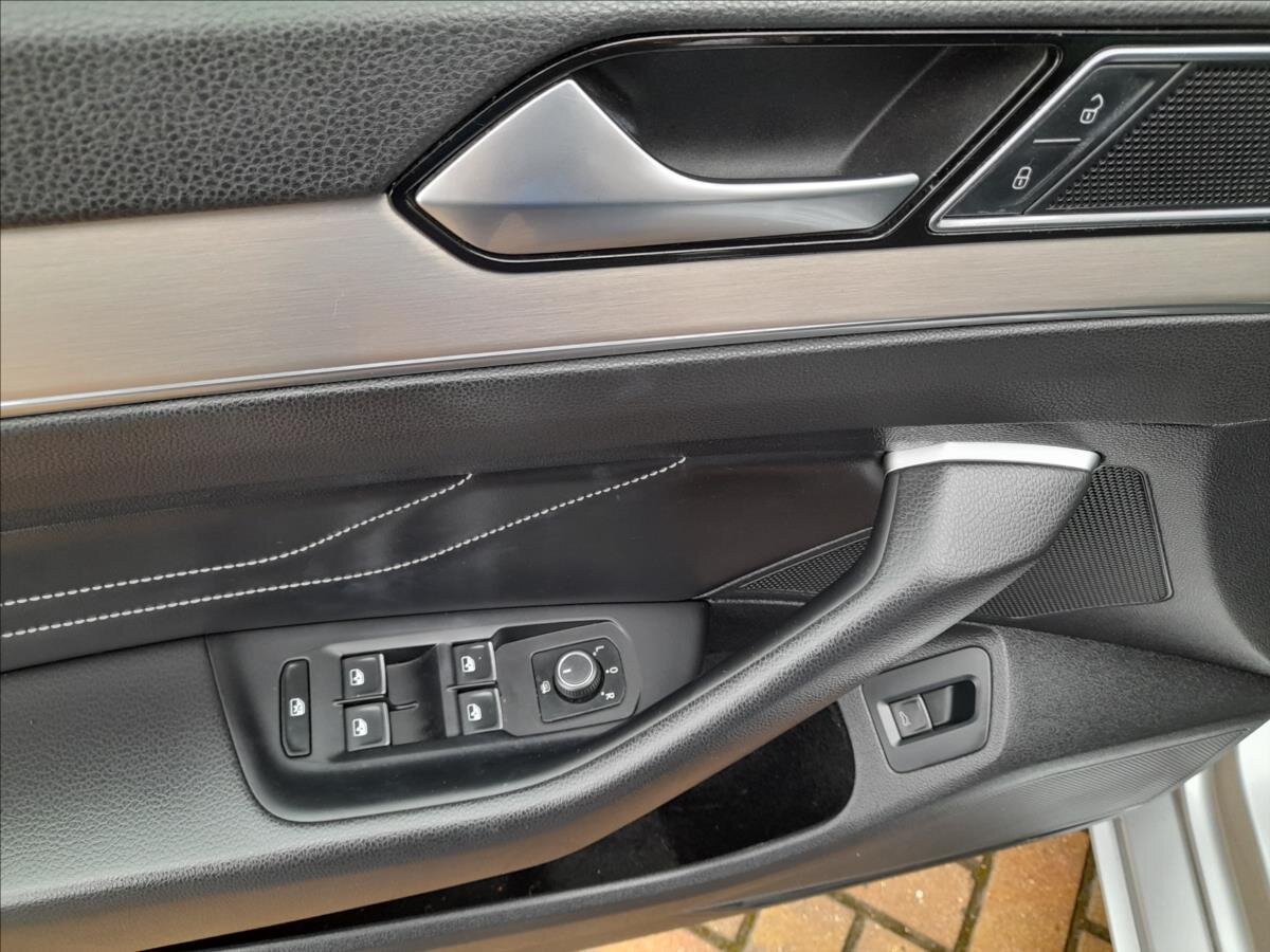 Volkswagen Passat Kombi 1,5 l 110 kw