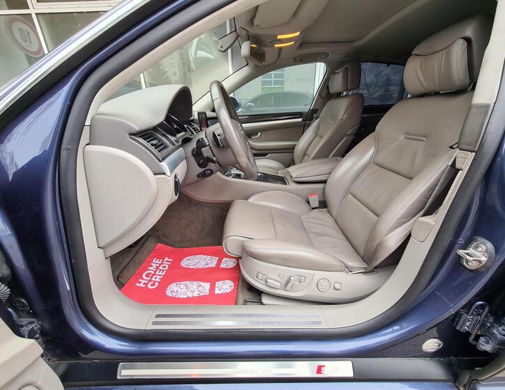 Audi S8 10
