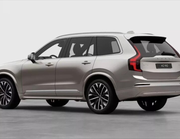 Volvo XC90 4
