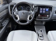Mitsubishi Outlander 10