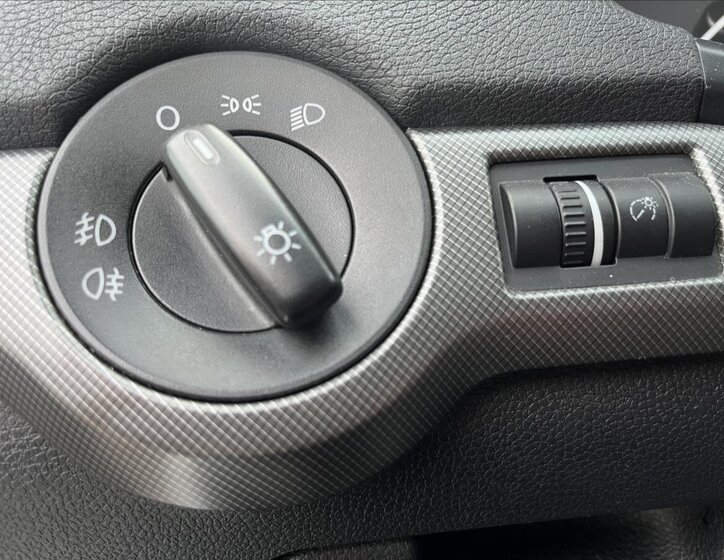 Škoda Octavia Sedan / Limuzína 1,6 l 75 kw