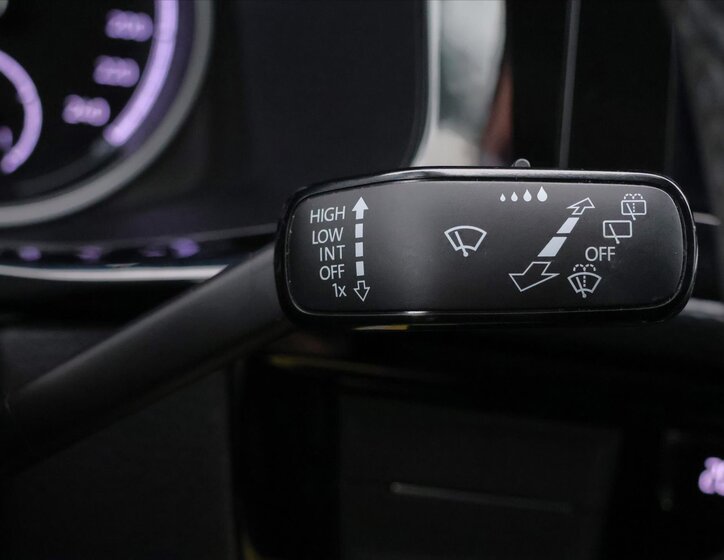 Volkswagen Multivan 25