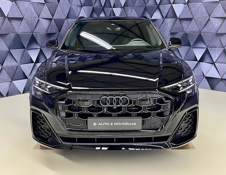 Audi Q8 SUV / Terénní 3,0 l 210 kw
