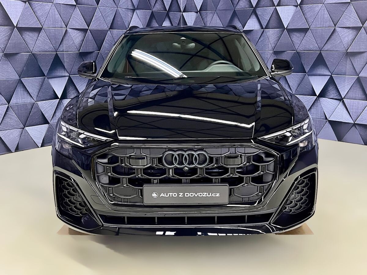 Audi Q8 SUV / Terénní 3,0 l 210 kw