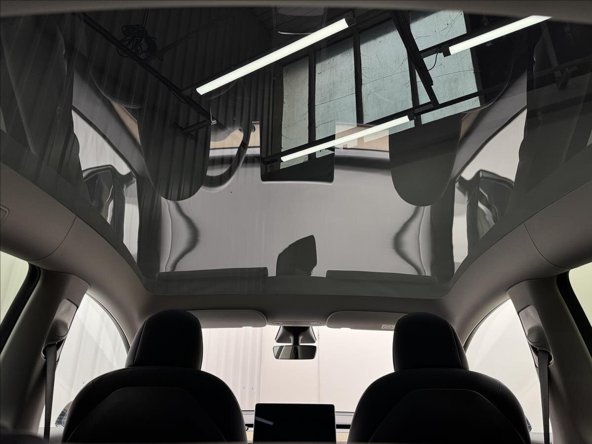 Tesla Model Y SUV / Terénní 0,0 378 kw