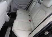 Volkswagen Passat 10