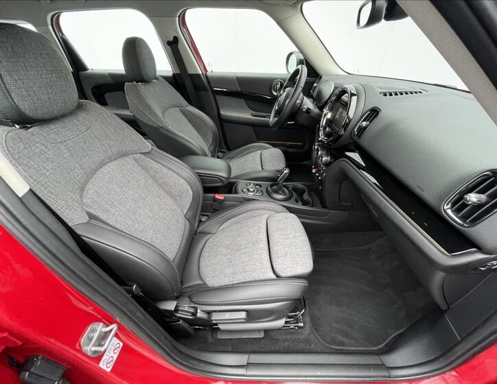 Mini Countryman SUV / Terénní 1,5 l 100 kw