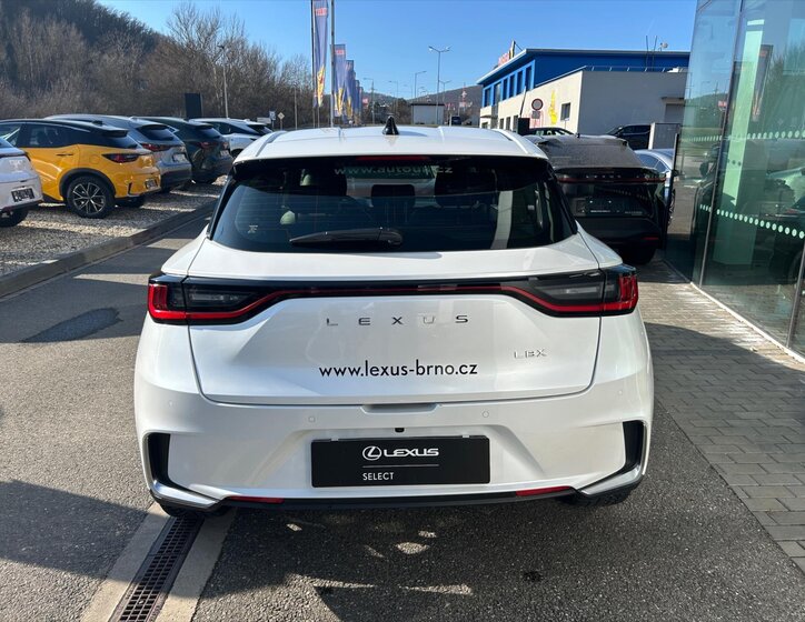Lexus LBX Kombi 1,5 l 67 kw