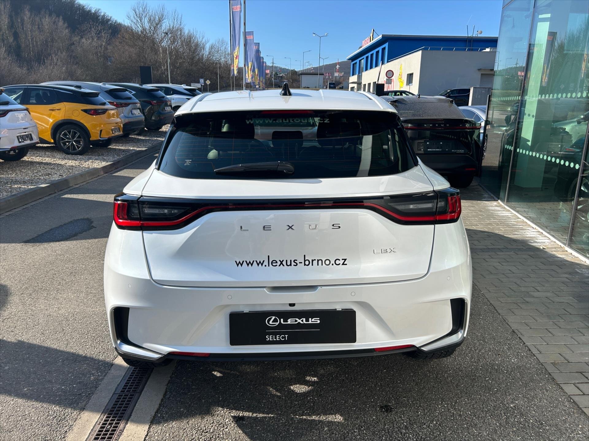 Lexus LBX Kombi 1,5 l 67 kw