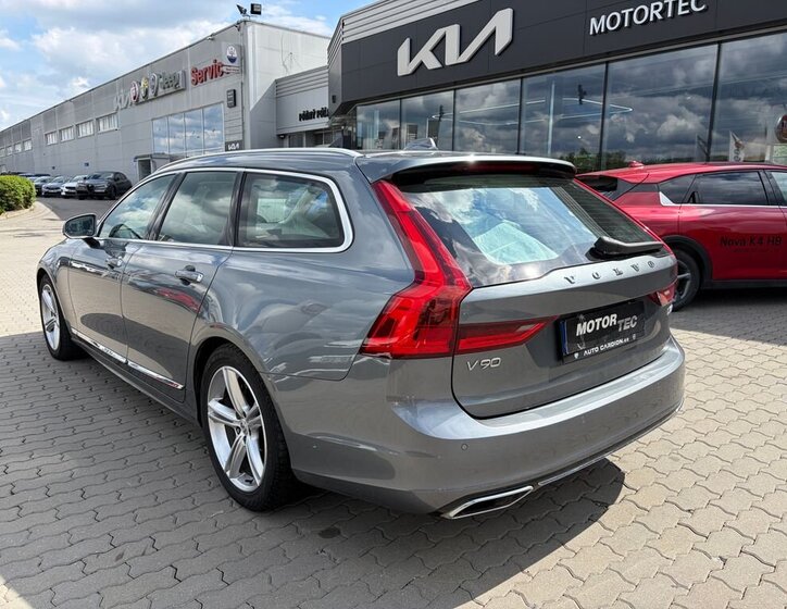 Volvo V90 Kombi 2,0 l 140 kw
