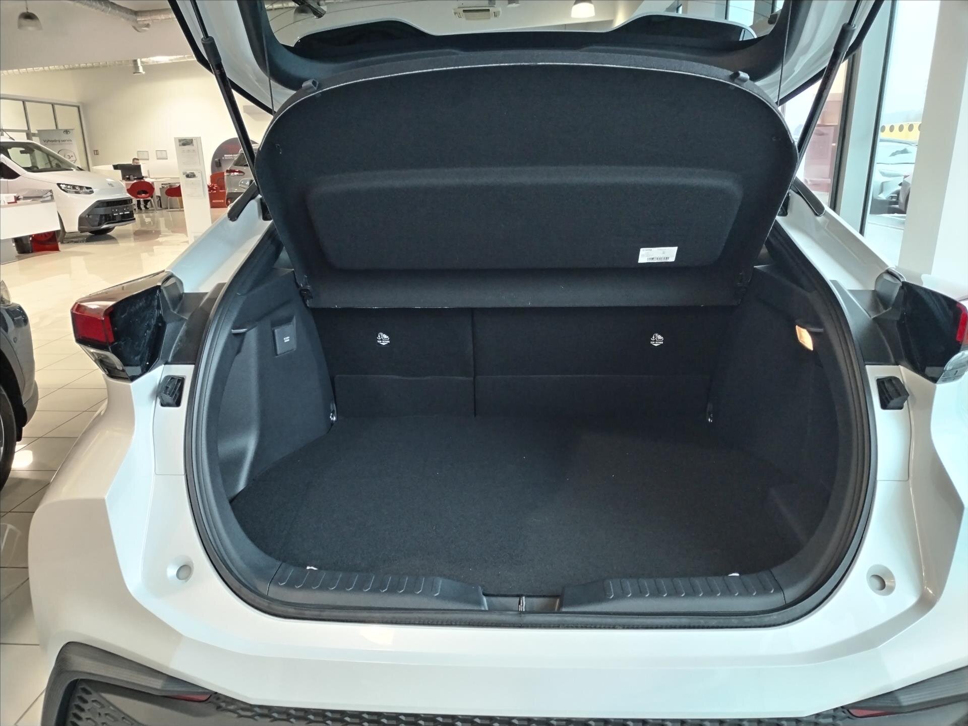 Toyota C-HR CUV 0,0 162 kw