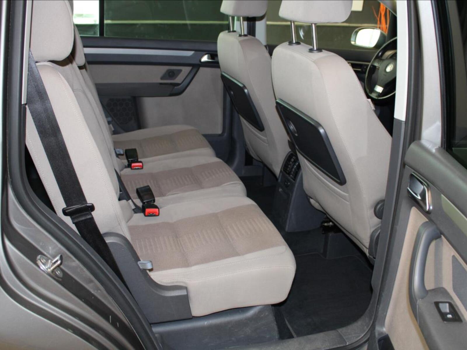 Volkswagen Touran 19