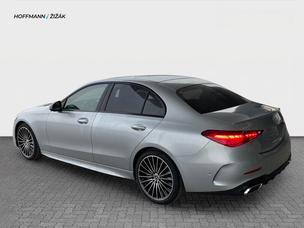 Mercedes-Benz Třídy C Sedan 2,0 l 145 kw
