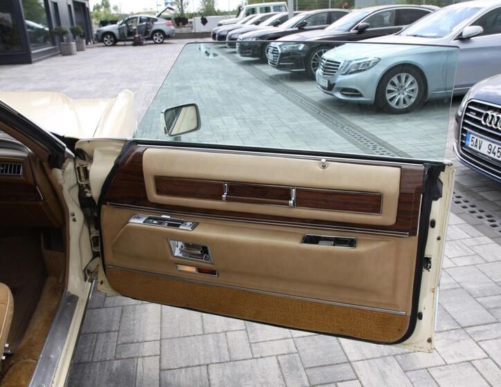 Cadillac Eldorado 16