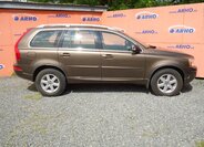 Volvo XC90 SUV 2,4 l 147 kw