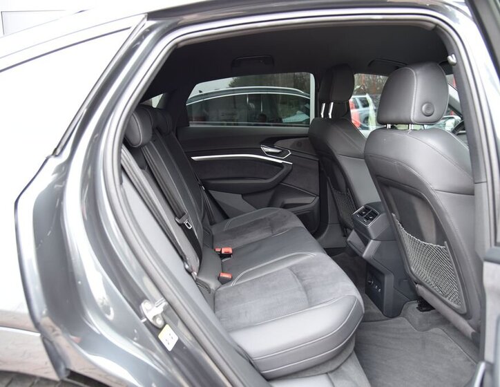 Audi e-tron SUV 0,0 300 kw