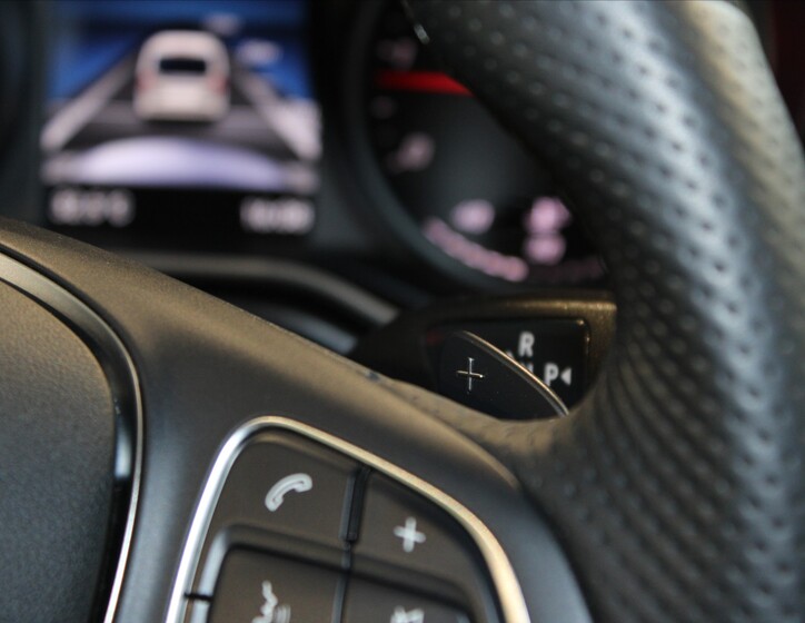 Mercedes-Benz Třídy V 16