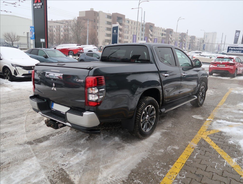 Mitsubishi L200