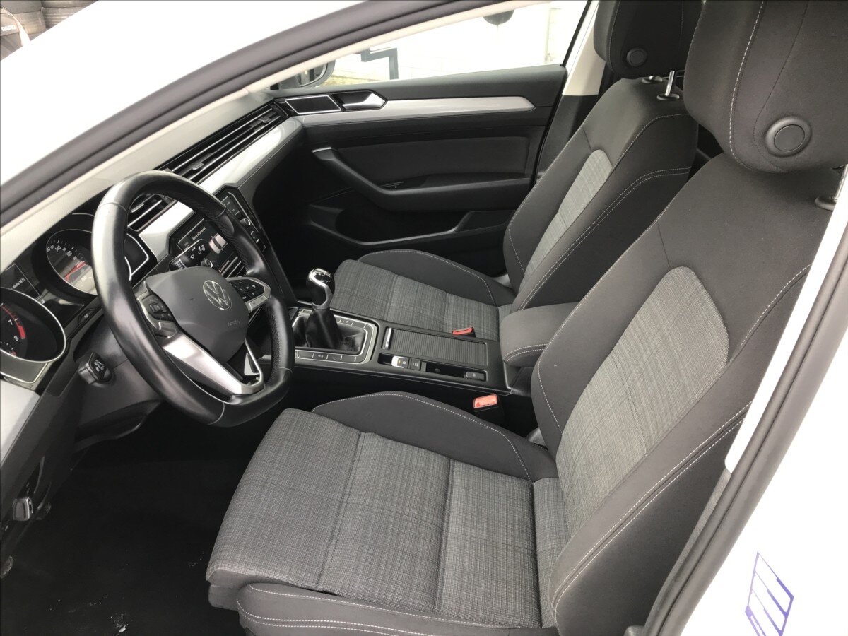 Volkswagen Passat Sedan / Limuzína 1,5 l 110 kw