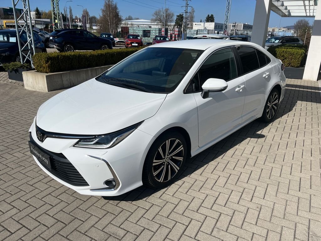 Toyota Corolla Sedan / Limuzína 1,5 l 92 kw