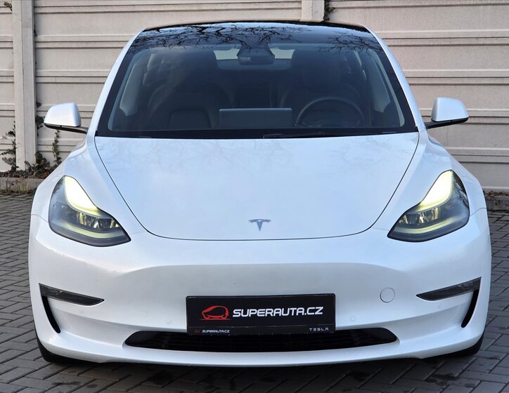 Tesla Model 3 2