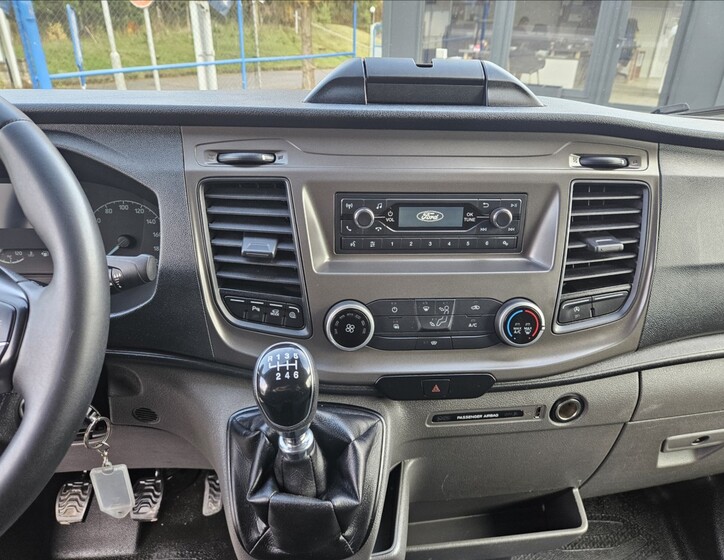 Ford Transit 12