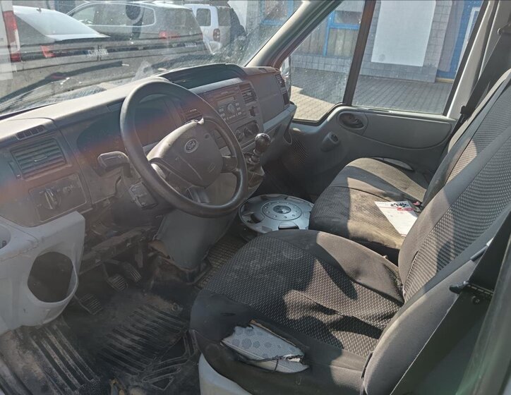Ford Transit Kombi 2,2 l 85 kw
