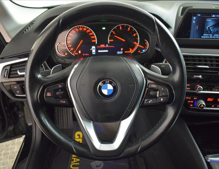 BMW Řada 5 Sedan / Limuzína 3,0 l 195 kw