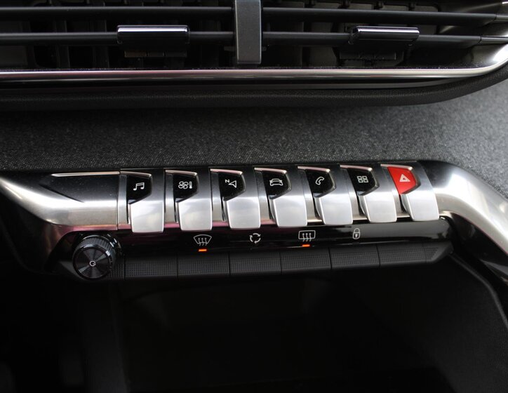 Peugeot 3008 SUV 1,5 l 96 kw