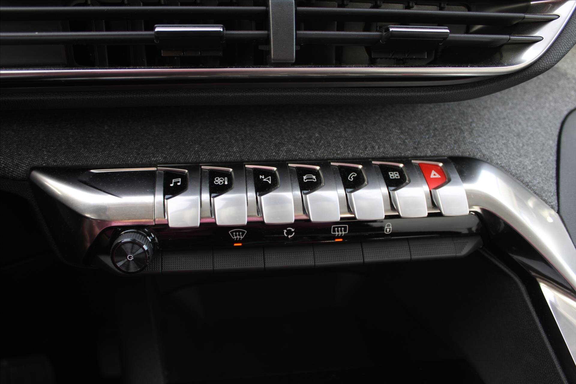 Peugeot 3008 SUV 1,5 l 96 kw